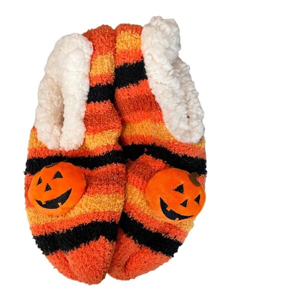 8 Halloween Sock & Slipper bundle New - Picture 3 of 15